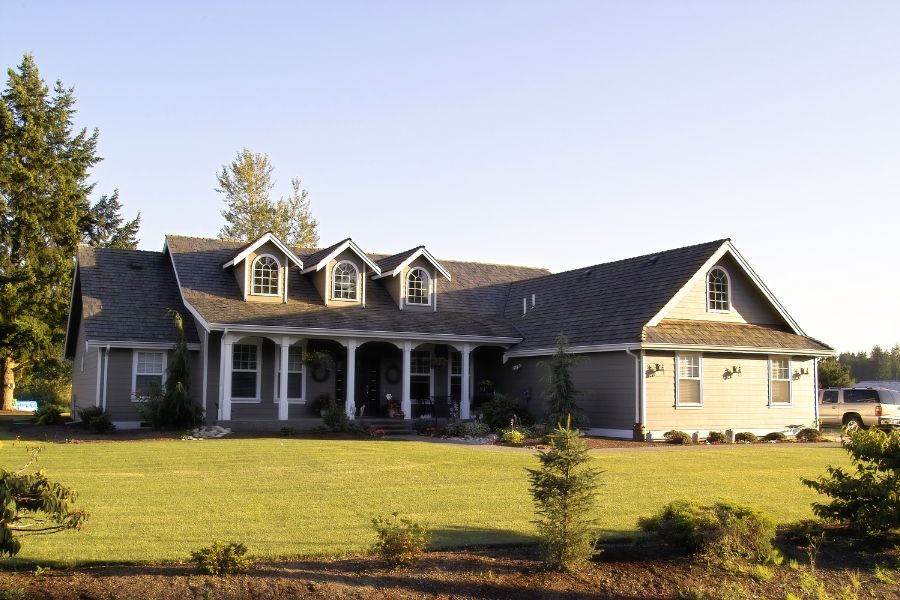 Large home in the country side that was financed with a loan from Chris Lamm that required no W2